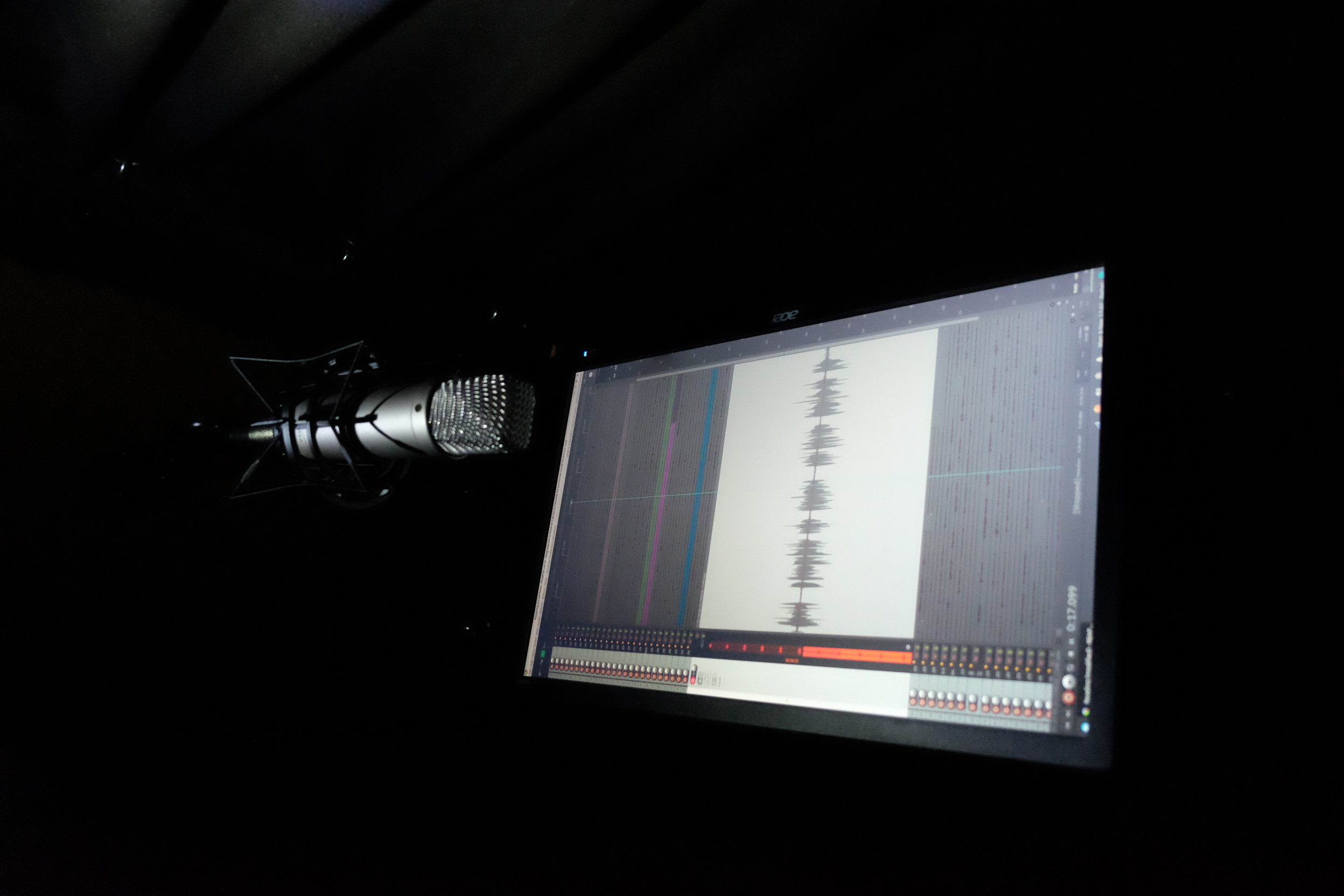 My studio, which is equipt with a professional RODE NT1-A Microphone